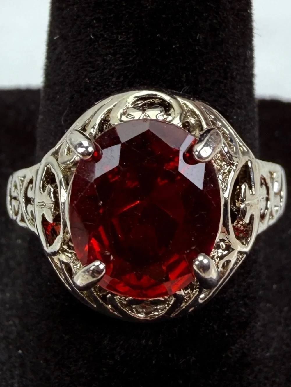 Vintage silvertone red center bling size 8 1/4 ring